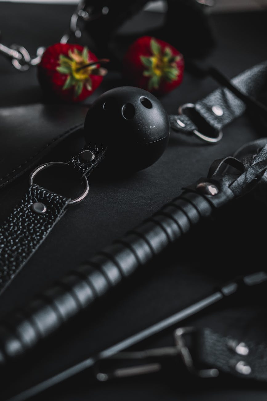 leather belt with ball